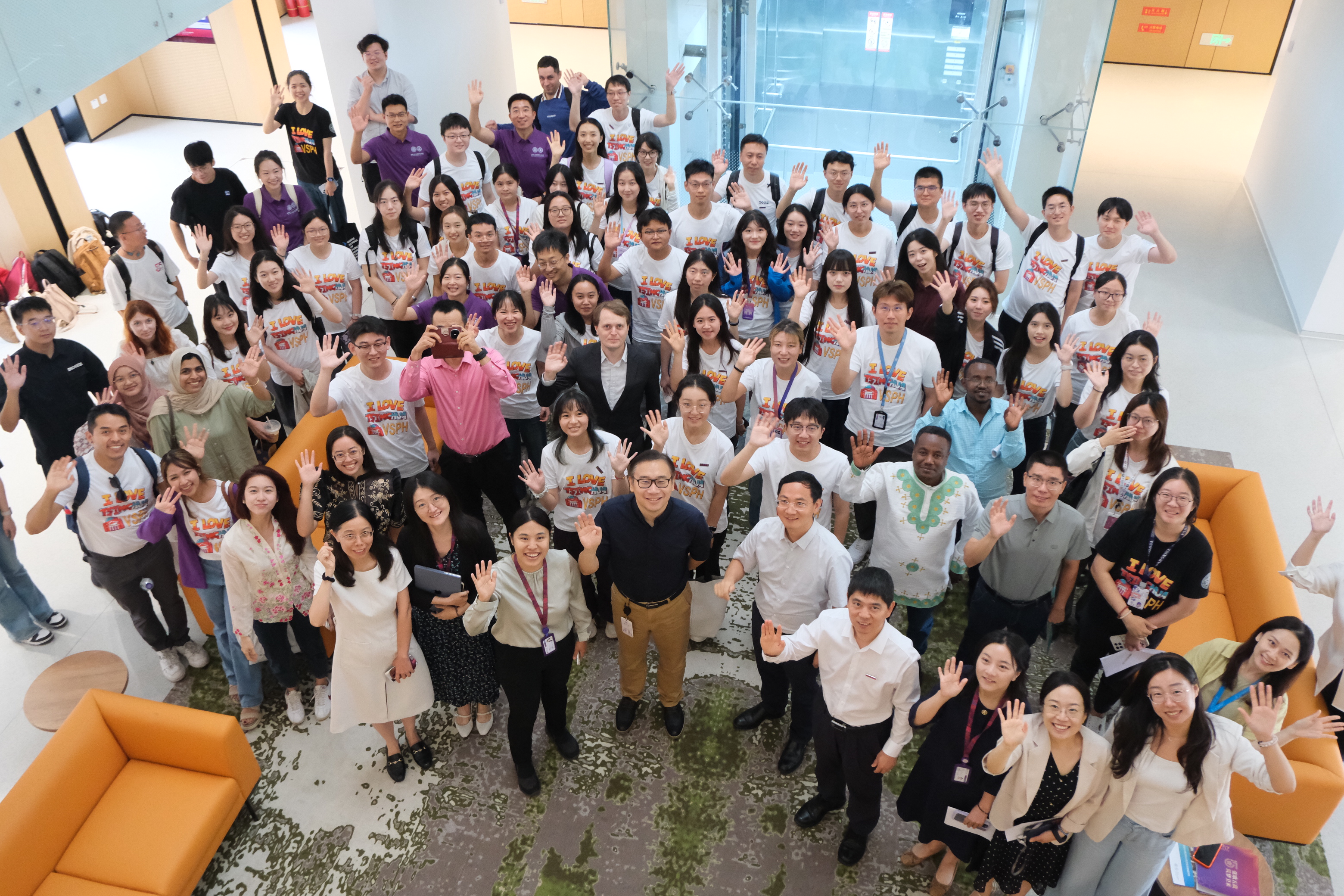 卫梦新程 | 卫健学院2025级新生开学典礼举行